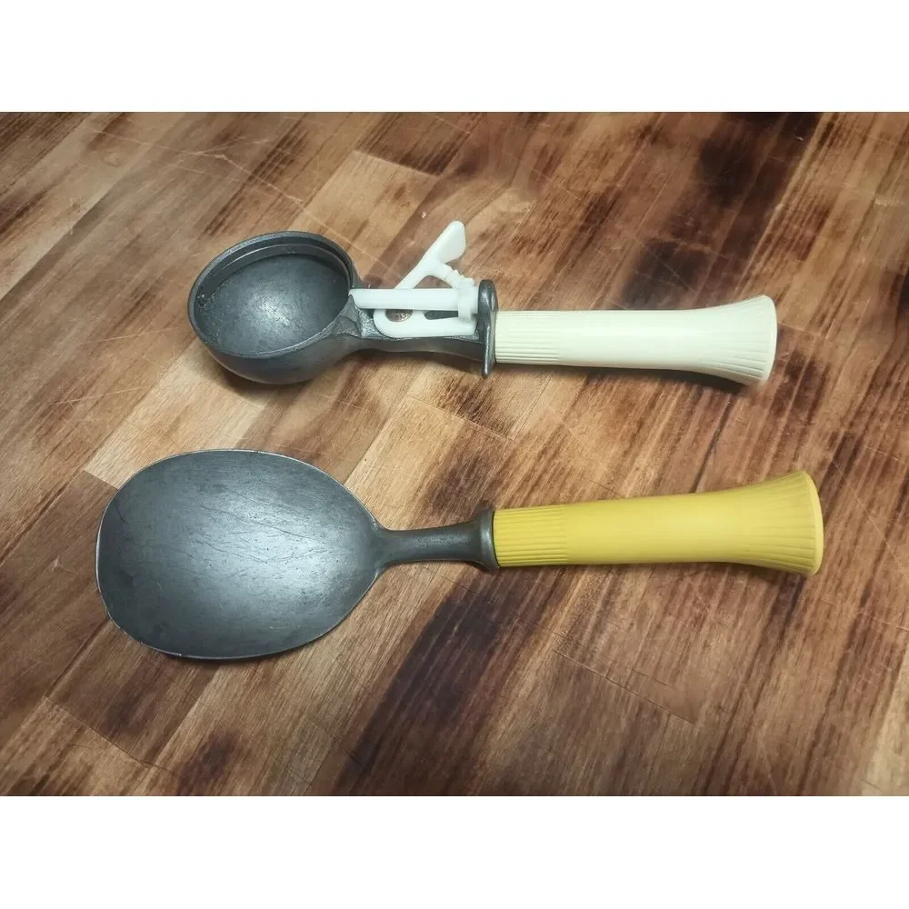 X2 Bonny Prod. Co. NY Ice Cream Scoop Yellow White Vintage Cast Aluminum Plastic - Picture 2 of 7